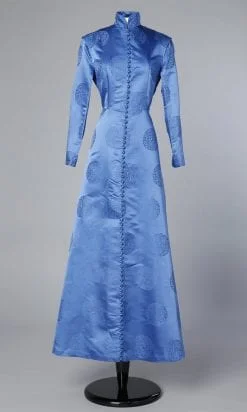 n105_manteau_d'interieur_peignoir_en_satin_damasse_bleu_pic002