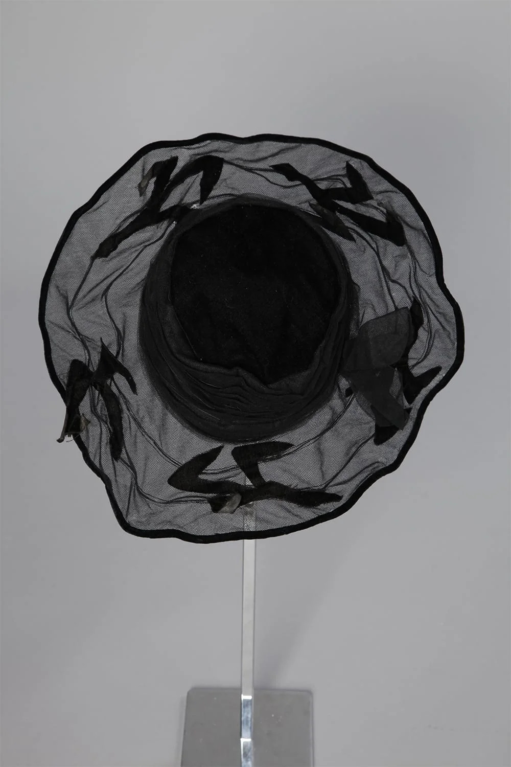 n143_chapeau_1930_pic001