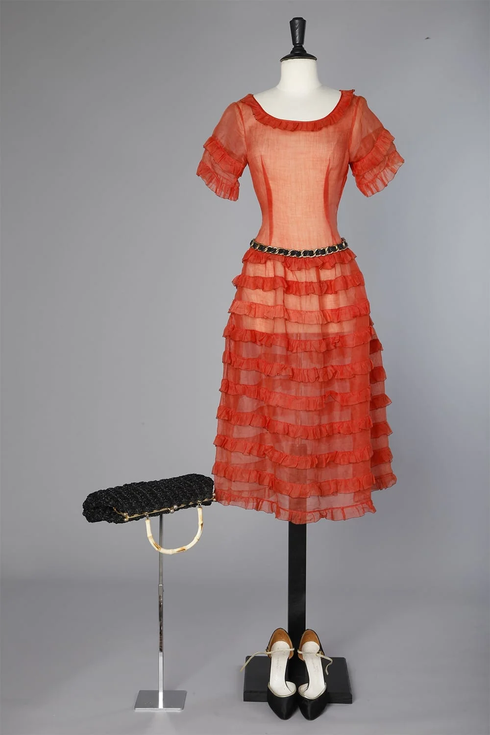 n148_robe_1930_en_organdi_rouge_pic001