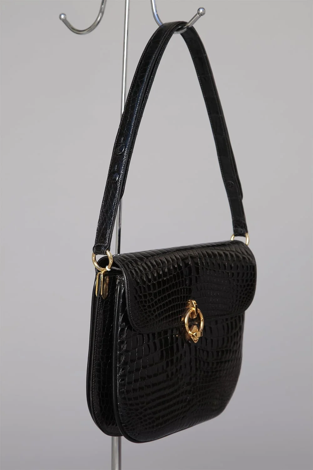 n160_sac_en_croco_noir_pic001