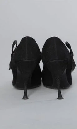 n161_chaussures_daim_noir_neoud_satin_j.miller_1950_1960_pic004