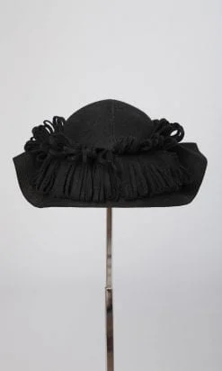 n210_chapeau_schiaparelli_pic002