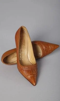 Paire de chaussures en cuir marron 1960