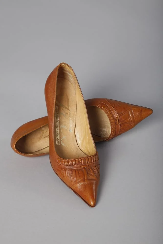 Paire de chaussures en cuir marron 1960
