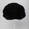 Chapeau en velours noir 1950