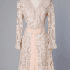 Robe manteau en guipure rose pâle
