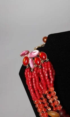 Alternative view of Gros collier en perles de verre orange et bordeaux