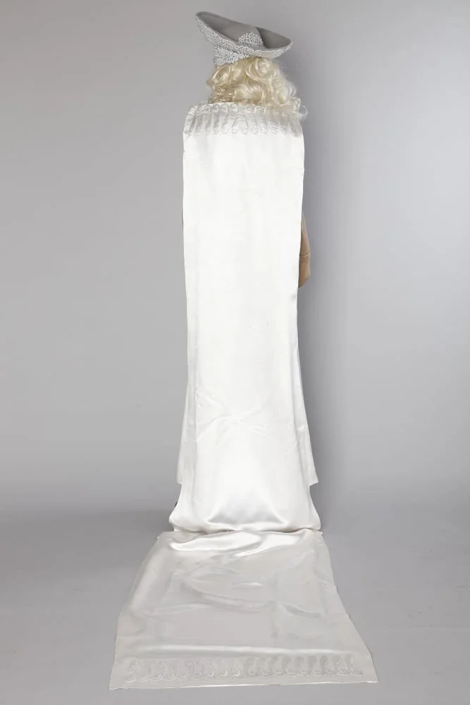 Robe de marié et cape à traîne en satin 1960 – Image 3