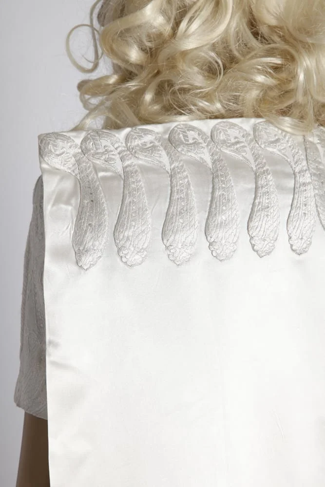 Robe de marié et cape à traîne en satin 1960 – Image 4