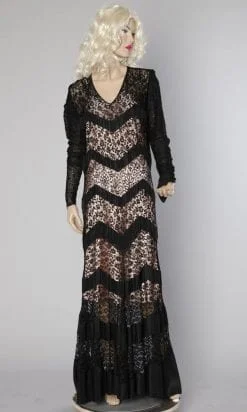 Robe longue 1930 en dentelle noire avec entre deux de satin noir
