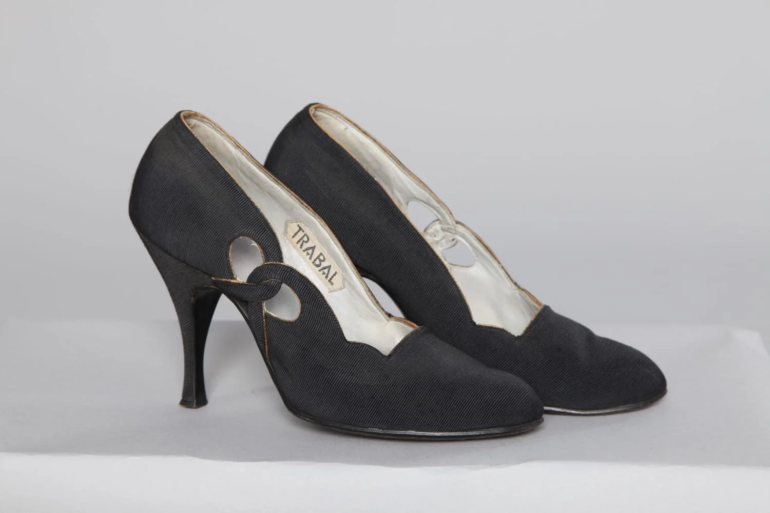 Paire de chaussures en reps noir 1930 – Image 2