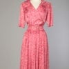 Robe 1950 en coton brillant rose et blanc croisée sur poitrine