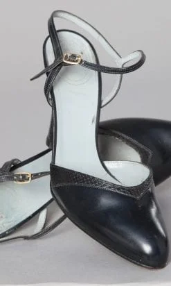 Paire de chaussures en cuir noir à Lanières griffées Christian Dior
