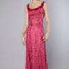 Robe longue 1960 en satin damassé rose framboise