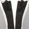 Paire de longs gants brodés