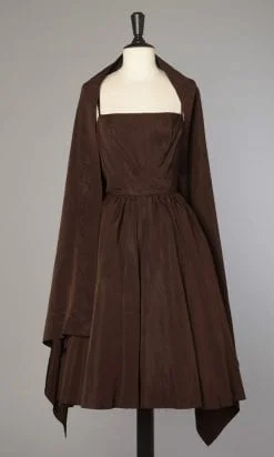 Robe 1950 en reps marron et étole assortie