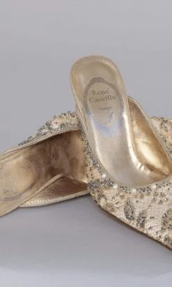 Paire de chaussures en satin blanc recouvert d'un filet brodé