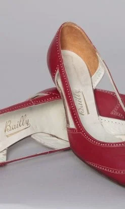 Paire de chaussures 1960 en cuir rouge