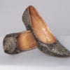 Paire de chaussures 1950 en cuir recouvertes d'un satin lamé