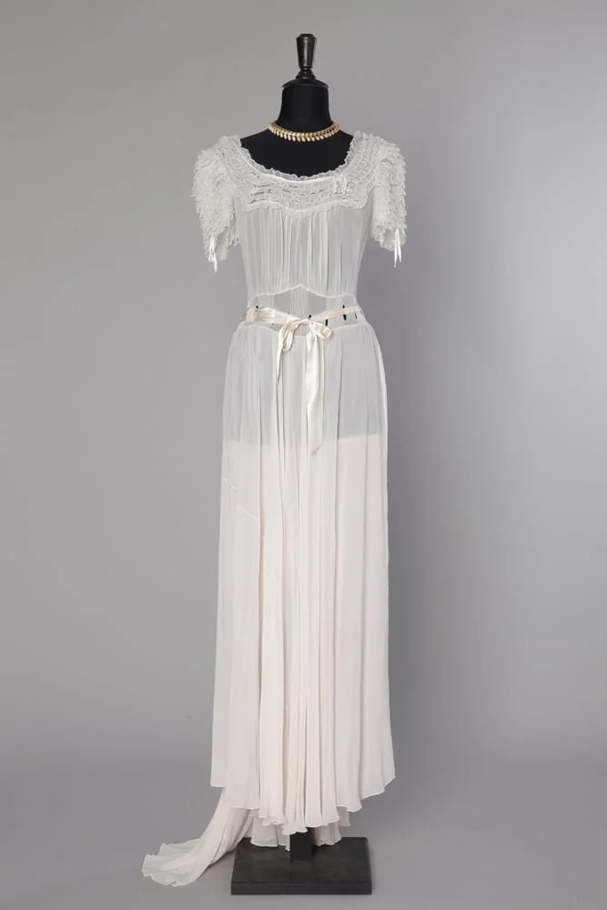 Chemise de nuit en mousseline blanche
