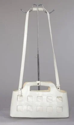 Sac en cuir blanc 1970 à carreaux découpés