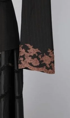 Alternative view of Veste et gilet noir rayé incrusté de dentelle marron Lolita Lempicka