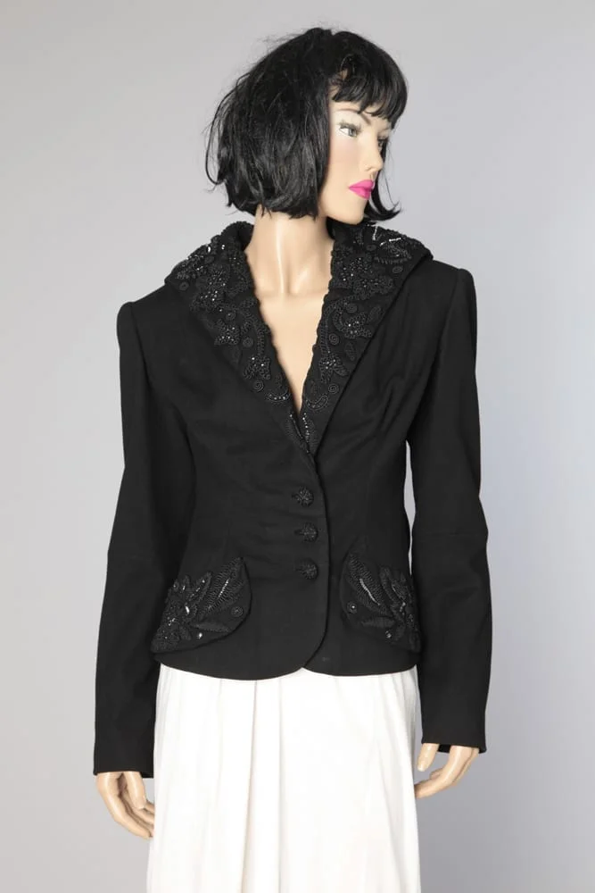 Veste en drap de laine noire brodé de pailletes et cordonnet – Image 2