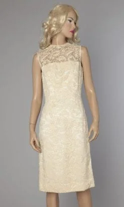 Robe en dentelle de guipure 1960