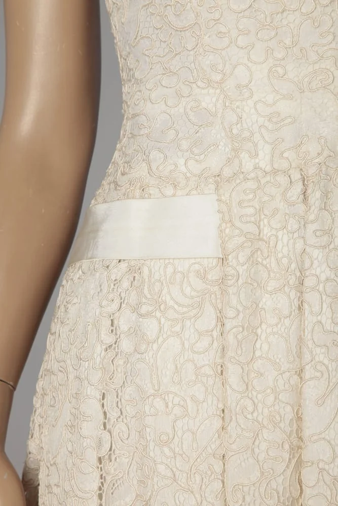 Robe 1950 en dentelle de guipure Champagne – Image 3