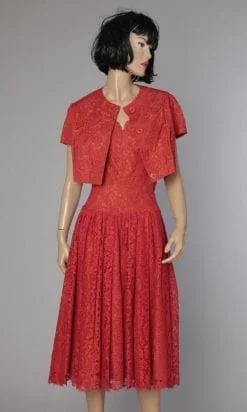 Robe et boléro 1950 en dentelle rouge corail