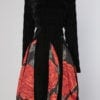 Robe en velours noir et grands pétales imprimés