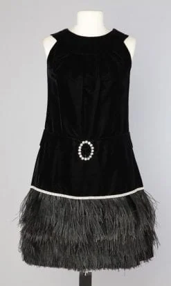 Robe en velours de soie noir strass et plumes d'autruche