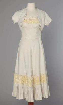 Robe bustier et boléro en coton blanc et satin jaune