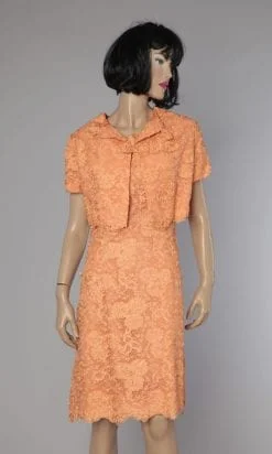 Ensemble robe et boléro en guipure orange 1950