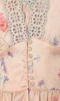 Alternative view of Ensemble chemise de nuit et déshabillé en satin