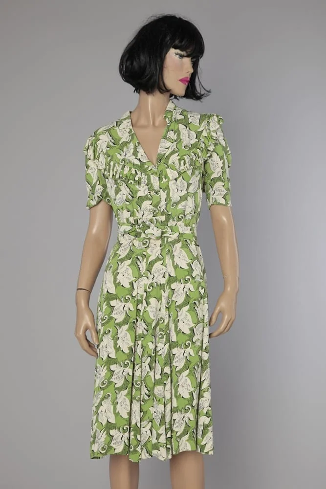 Robe en crêpe verte et blanche 1940