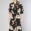 Robe 1930-1940 en soie noire imprimée de bouquets