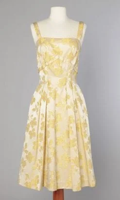 Robe 1950 en satin damassé jaune et blanc
