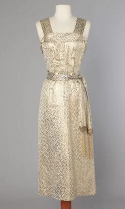 Robe en satin ivoire1960 jacquard or