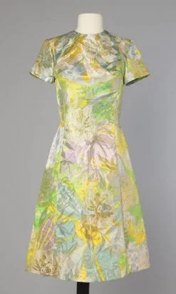 Robe 1960 en soie imprimée et lamée or