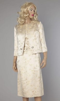 Ensemble 1960 en satin blanc cassé jacquard jaune et blanc