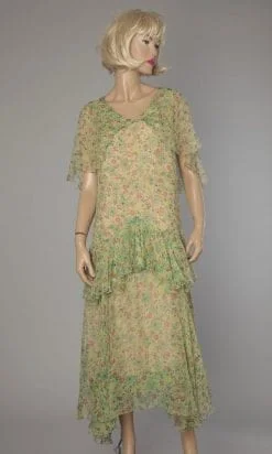Robe 1930 en mousseline de soie verte imprimée de fleurs