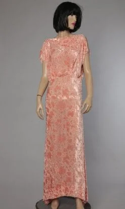 Robe longue 1930 en soie dévorée rose corail