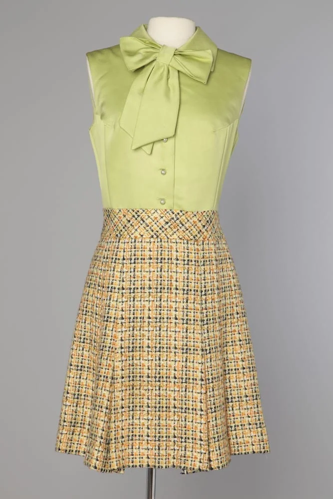 Robe 1960 en satin vert et lainage écossais