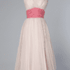 Robe cocktail 1950 en mousseline de nylon rose avec large ceinture rose