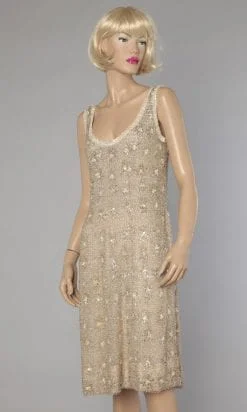 Robe 1960 en tulle entièrement brodée de perles et strass