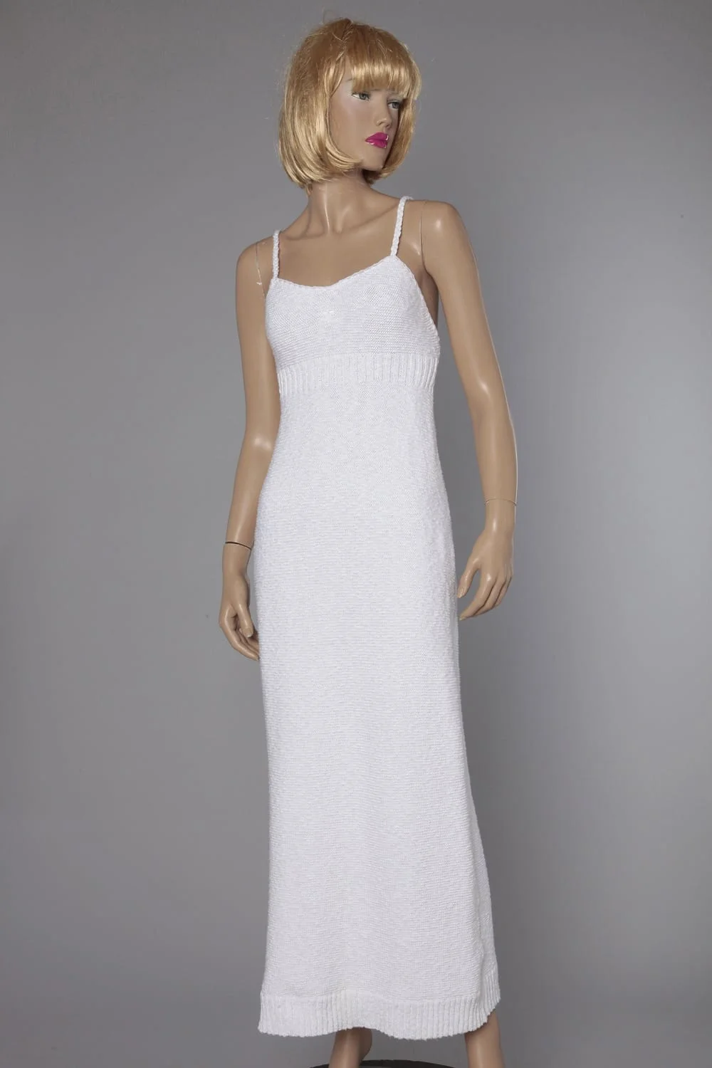 n1070_robe_en_tricot_blanc_courreges_pic000