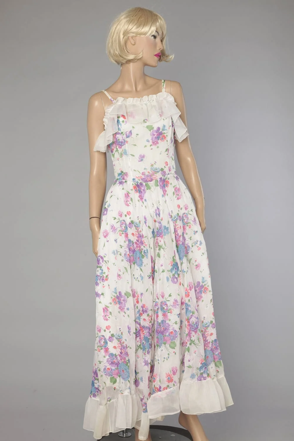 n1104_robe_longue_mousseline_coton_imprimee_fleurs_1940_pic001