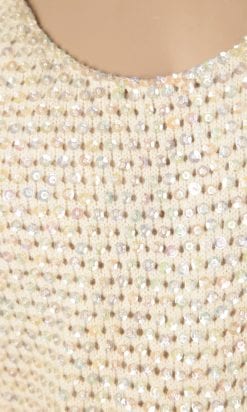n1117_robe_tricot_ecrue_brodee_paillettes_trisees_1960_pic001