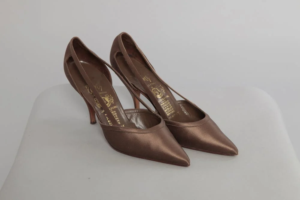 n1140_chaussures_satin_marron_pic001